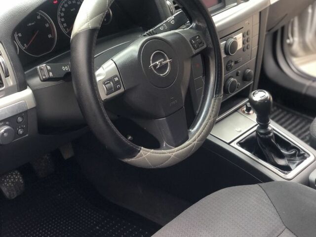 Серый Опель Вектра, объемом двигателя 1.9 л и пробегом 298 тыс. км за 2850 $, фото 15 на Automoto.ua