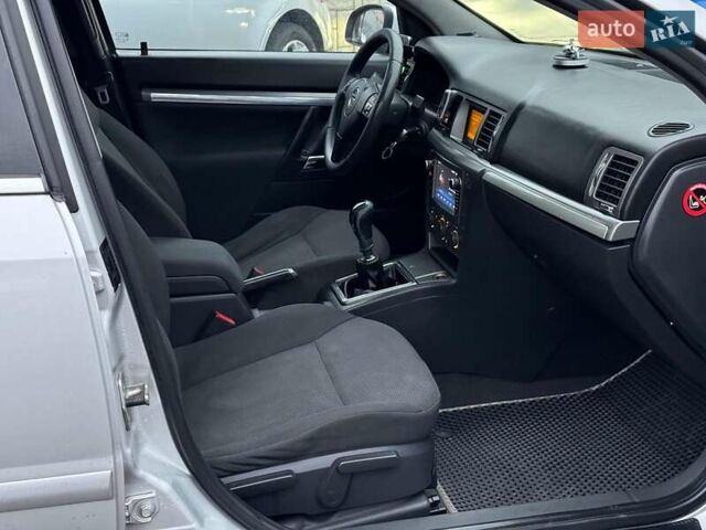 Серый Опель Вектра, объемом двигателя 1.9 л и пробегом 294 тыс. км за 5490 $, фото 21 на Automoto.ua