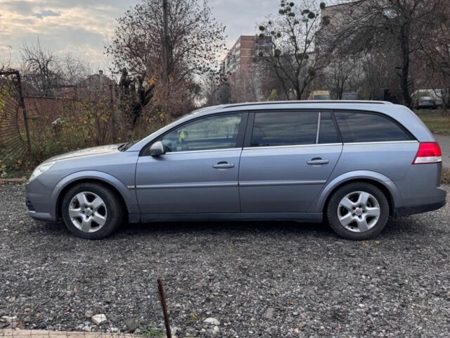 Серый Опель Вектра, объемом двигателя 1.9 л и пробегом 213 тыс. км за 2750 $, фото 2 на Automoto.ua