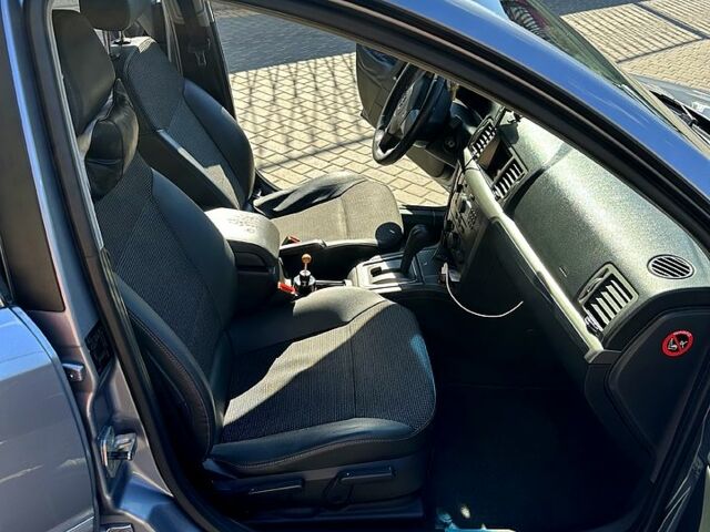 Серый Опель Вектра, объемом двигателя 1.9 л и пробегом 300 тыс. км за 5900 $, фото 6 на Automoto.ua