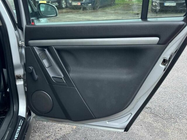 Серый Опель Вектра, объемом двигателя 1.9 л и пробегом 294 тыс. км за 5490 $, фото 18 на Automoto.ua