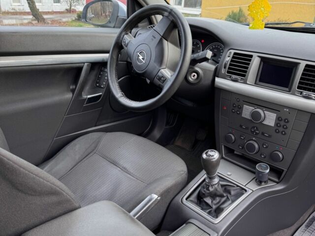 Серый Опель Вектра, объемом двигателя 1.9 л и пробегом 213 тыс. км за 2750 $, фото 11 на Automoto.ua