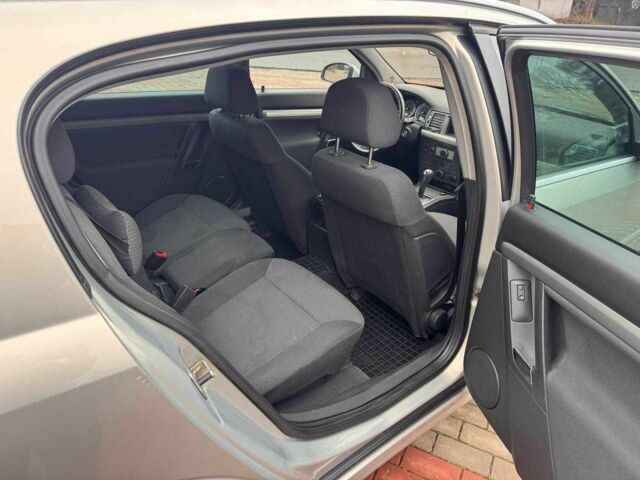 Сірий Опель Вектра, об'ємом двигуна 2.2 л та пробігом 259 тис. км за 4999 $, фото 11 на Automoto.ua