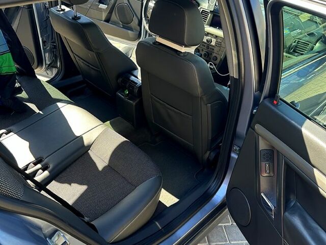 Серый Опель Вектра, объемом двигателя 1.9 л и пробегом 300 тыс. км за 5900 $, фото 5 на Automoto.ua