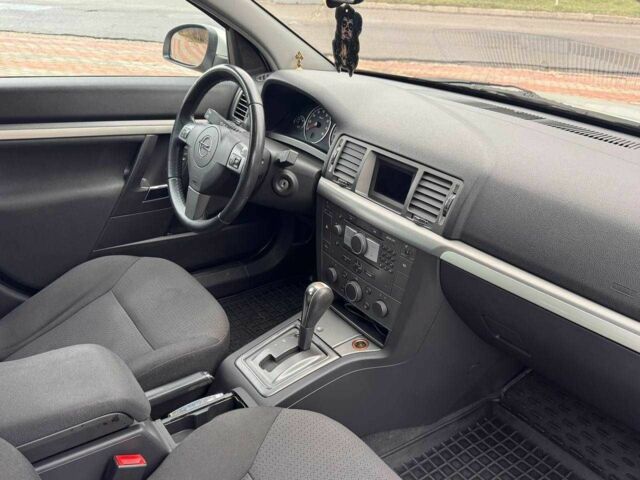 Сірий Опель Вектра, об'ємом двигуна 2.2 л та пробігом 259 тис. км за 4999 $, фото 9 на Automoto.ua