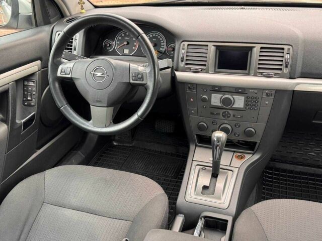 Сірий Опель Вектра, об'ємом двигуна 2.2 л та пробігом 259 тис. км за 4999 $, фото 8 на Automoto.ua