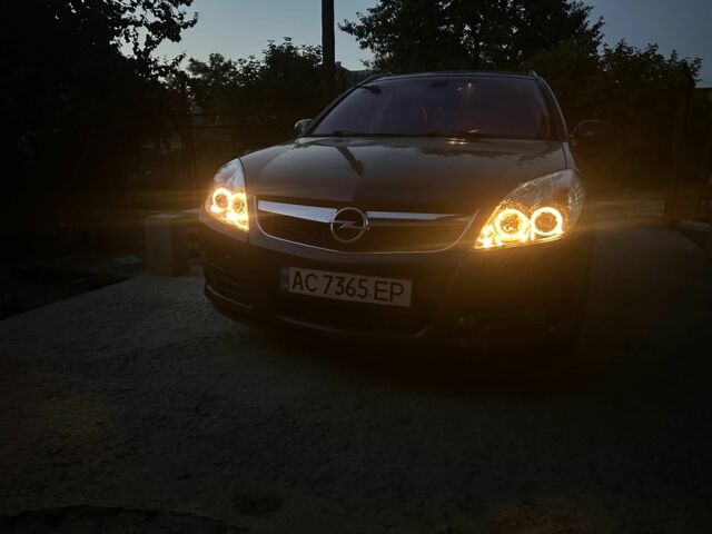 Серый Опель Вектра, объемом двигателя 1.9 л и пробегом 333 тыс. км за 5000 $, фото 15 на Automoto.ua