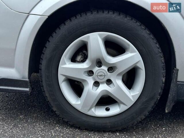 Серый Опель Вектра, объемом двигателя 1.9 л и пробегом 294 тыс. км за 5490 $, фото 10 на Automoto.ua