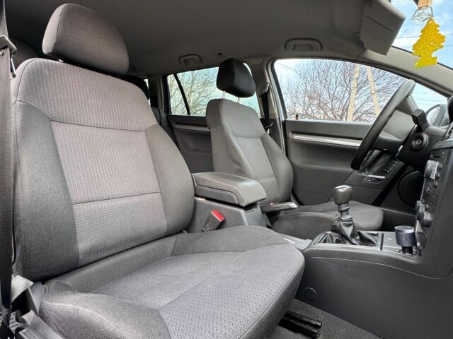 Серый Опель Вектра, объемом двигателя 1.9 л и пробегом 213 тыс. км за 2750 $, фото 12 на Automoto.ua