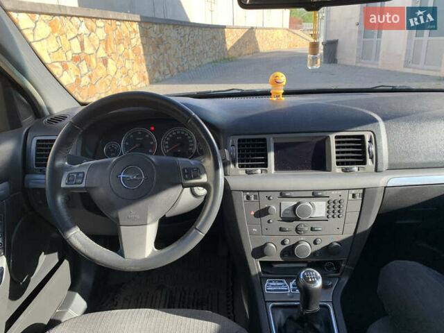 Сірий Опель Вектра, об'ємом двигуна 1.9 л та пробігом 267 тис. км за 5300 $, фото 2 на Automoto.ua