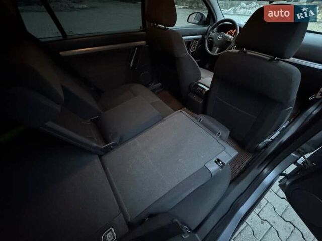 Серый Опель Вектра, объемом двигателя 1.9 л и пробегом 385 тыс. км за 4200 $, фото 13 на Automoto.ua