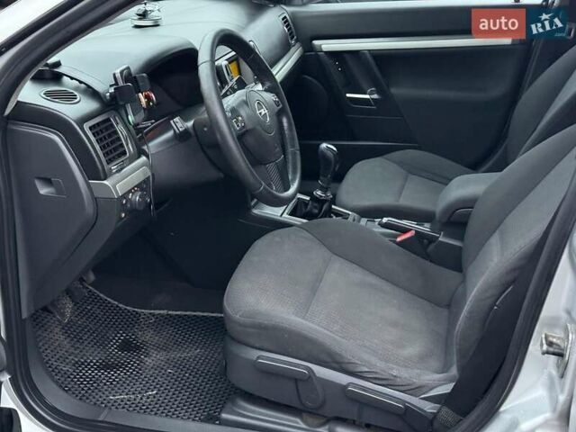 Серый Опель Вектра, объемом двигателя 1.9 л и пробегом 294 тыс. км за 5490 $, фото 13 на Automoto.ua