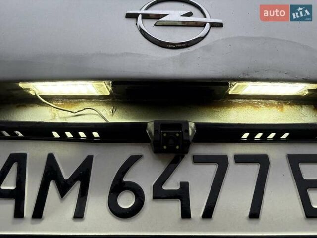 Серый Опель Вектра, объемом двигателя 1.9 л и пробегом 244 тыс. км за 5400 $, фото 23 на Automoto.ua