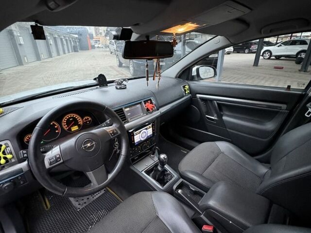 Серый Опель Вектра, объемом двигателя 1.9 л и пробегом 244 тыс. км за 5400 $, фото 8 на Automoto.ua