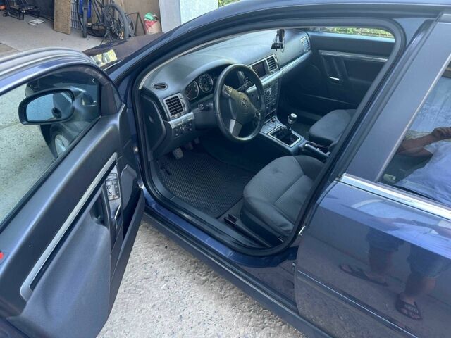 Серый Опель Вектра, объемом двигателя 1.9 л и пробегом 333 тыс. км за 5000 $, фото 2 на Automoto.ua