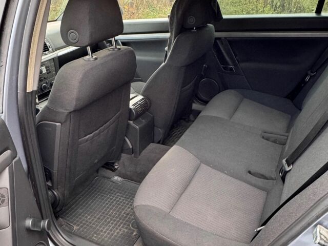 Серый Опель Вектра, объемом двигателя 1.9 л и пробегом 213 тыс. км за 2750 $, фото 8 на Automoto.ua