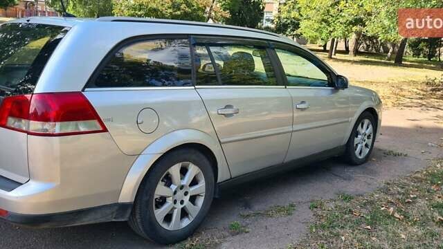 Сірий Опель Вектра, об'ємом двигуна 2.96 л та пробігом 327 тис. км за 4200 $, фото 9 на Automoto.ua