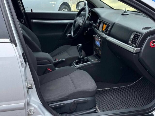 Серый Опель Вектра, объемом двигателя 1.9 л и пробегом 294 тыс. км за 5490 $, фото 21 на Automoto.ua