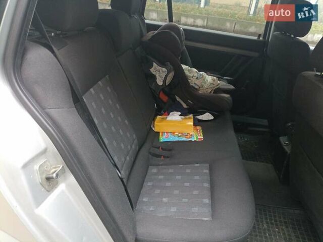 Серый Опель Вектра, объемом двигателя 1.9 л и пробегом 319 тыс. км за 4500 $, фото 11 на Automoto.ua