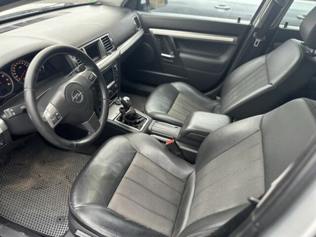 Сірий Опель Вектра, об'ємом двигуна 1.8 л та пробігом 250 тис. км за 4700 $, фото 3 на Automoto.ua