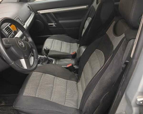 Опель Вектра 2007 в Попольне на Automoto.ua Серый Опель Вектра, объемом двигателя 1.9 л и пробегом 228 тыс. км за 5500 $, фото 11 на Automoto.ua