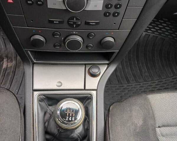 Опель Вектра 2007 в Попольне на Automoto.ua Серый Опель Вектра, объемом двигателя 1.9 л и пробегом 228 тыс. км за 5500 $, фото 5 на Automoto.ua