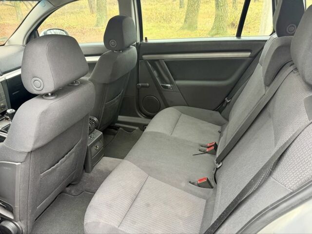 Серый Опель Вектра, объемом двигателя 1.9 л и пробегом 242 тыс. км за 2850 $, фото 6 на Automoto.ua