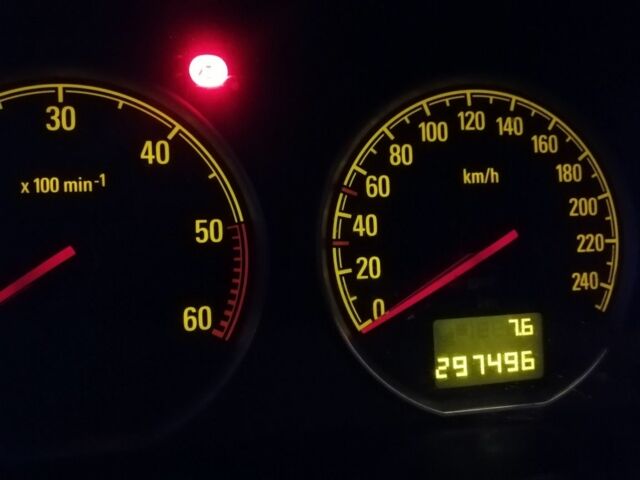 Серый Опель Вектра, объемом двигателя 0 л и пробегом 297 тыс. км за 2999 $, фото 6 на Automoto.ua