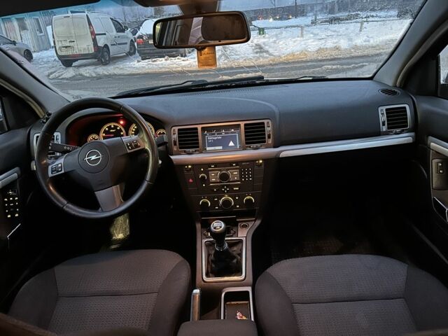 Сірий Опель Вектра, об'ємом двигуна 1.9 л та пробігом 290 тис. км за 2400 $, фото 5 на Automoto.ua