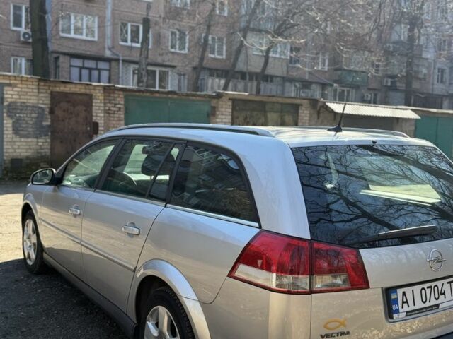 Серый Опель Вектра, объемом двигателя 1.9 л и пробегом 300 тыс. км за 3250 $, фото 2 на Automoto.ua