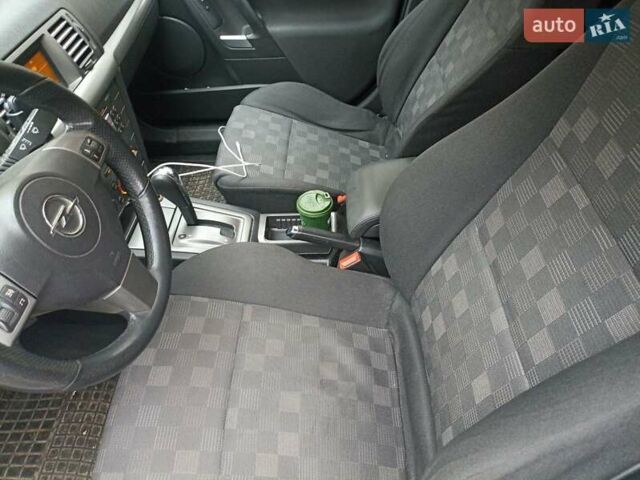 Серый Опель Вектра, объемом двигателя 1.9 л и пробегом 319 тыс. км за 4500 $, фото 16 на Automoto.ua