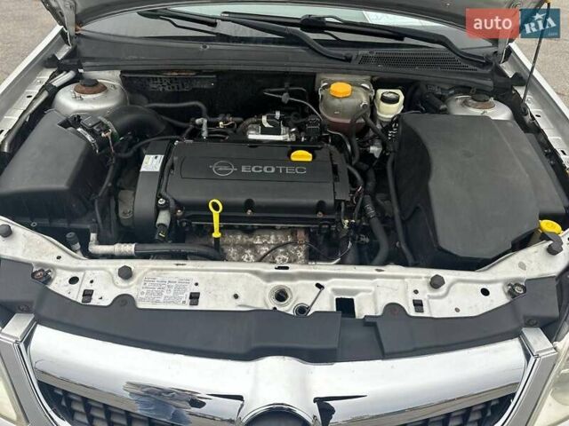 Серый Опель Вектра, объемом двигателя 1.8 л и пробегом 216 тыс. км за 5350 $, фото 13 на Automoto.ua