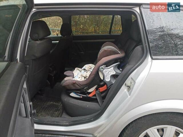 Серый Опель Вектра, объемом двигателя 1.9 л и пробегом 319 тыс. км за 4500 $, фото 14 на Automoto.ua