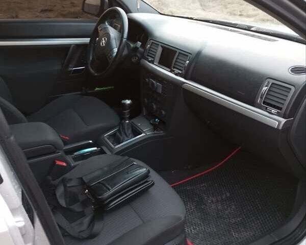 Серый Опель Вектра, объемом двигателя 1.9 л и пробегом 280 тыс. км за 7299 $, фото 2 на Automoto.ua