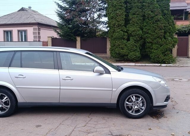 Сірий Опель Вектра, об'ємом двигуна 1.8 л та пробігом 180 тис. км за 4400 $, фото 10 на Automoto.ua