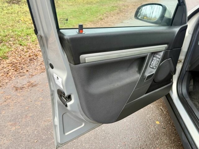 Серый Опель Вектра, объемом двигателя 1.9 л и пробегом 242 тыс. км за 2850 $, фото 4 на Automoto.ua