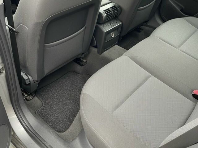 Серый Опель Вектра, объемом двигателя 1.9 л и пробегом 280 тыс. км за 3500 $, фото 8 на Automoto.ua