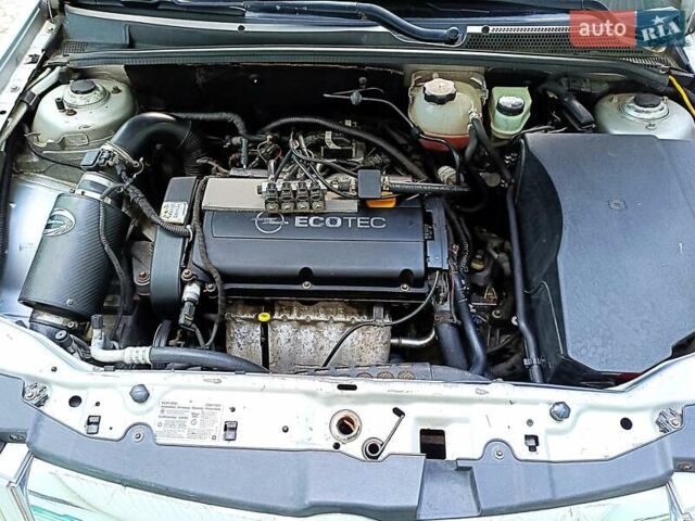 Серый Опель Вектра, объемом двигателя 1.8 л и пробегом 238 тыс. км за 5400 $, фото 6 на Automoto.ua