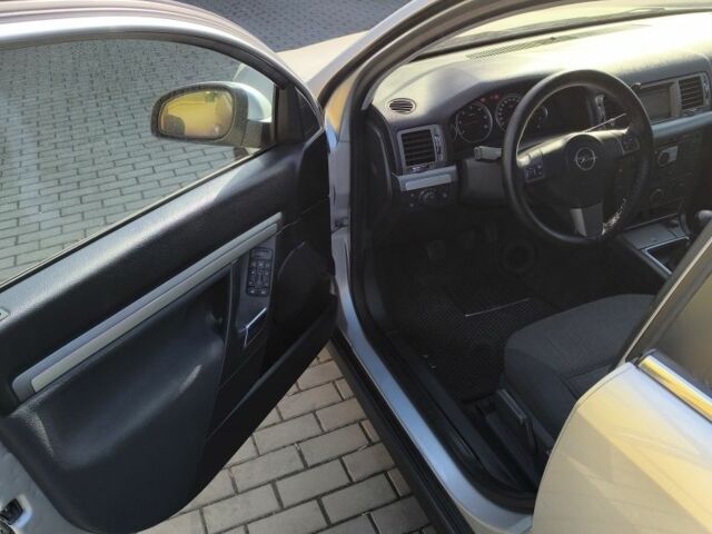 Серый Опель Вектра, объемом двигателя 1.9 л и пробегом 236 тыс. км за 6800 $, фото 4 на Automoto.ua