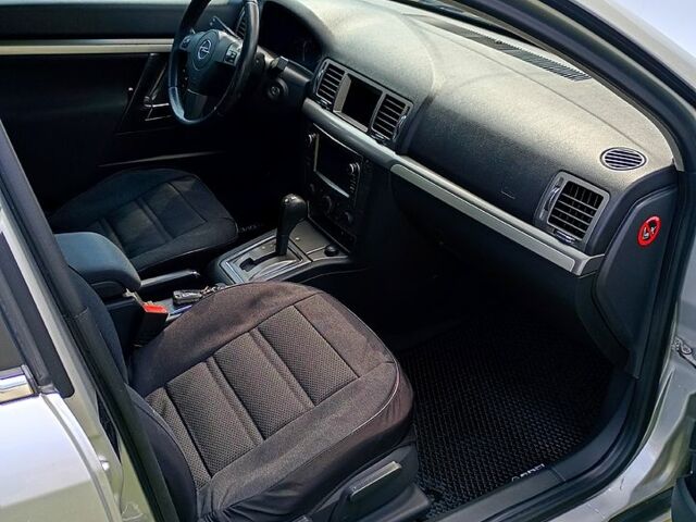 Серый Опель Вектра, объемом двигателя 1.9 л и пробегом 300 тыс. км за 6200 $, фото 6 на Automoto.ua