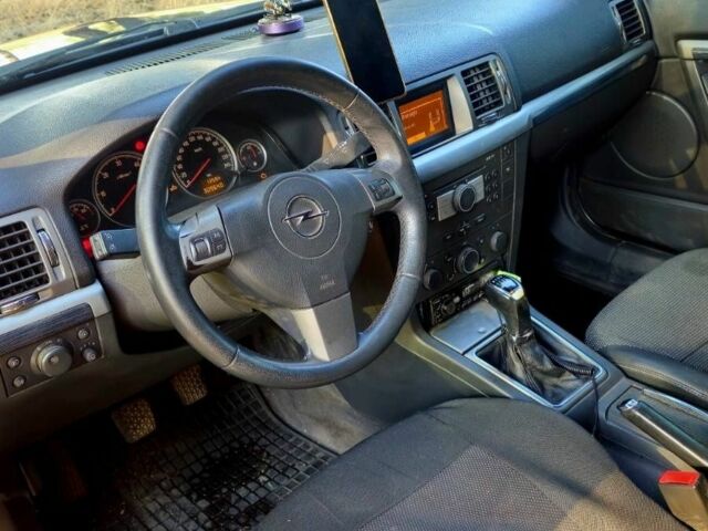 Серый Опель Вектра, объемом двигателя 1.9 л и пробегом 400 тыс. км за 5700 $, фото 5 на Automoto.ua