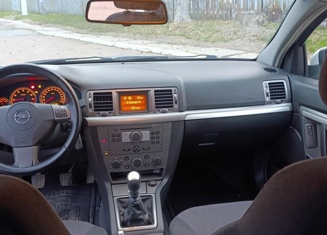Сірий Опель Вектра, об'ємом двигуна 1.8 л та пробігом 180 тис. км за 4400 $, фото 2 на Automoto.ua