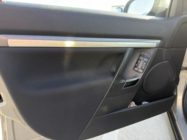 Сірий Опель Вектра, об'ємом двигуна 1.9 л та пробігом 242 тис. км за 2900 $, фото 4 на Automoto.ua