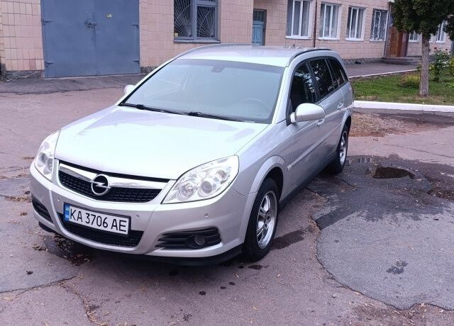 Сірий Опель Вектра, об'ємом двигуна 1.8 л та пробігом 180 тис. км за 4400 $, фото 1 на Automoto.ua