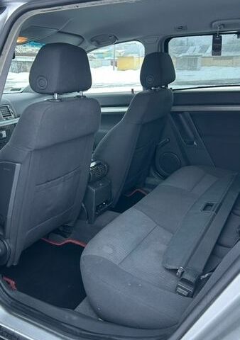 Серый Опель Вектра, объемом двигателя 1.8 л и пробегом 227 тыс. км за 2888 $, фото 13 на Automoto.ua