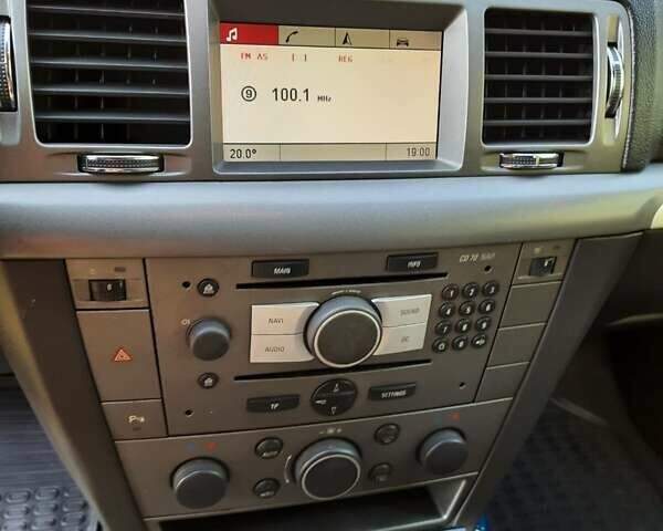Сірий Опель Вектра, об'ємом двигуна 1.9 л та пробігом 212 тис. км за 7200 $, фото 16 на Automoto.ua