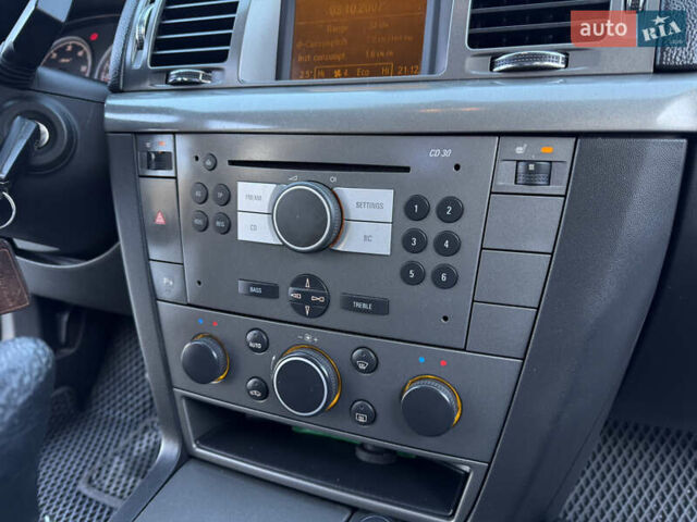 Сірий Опель Вектра, об'ємом двигуна 1.9 л та пробігом 336 тис. км за 4500 $, фото 15 на Automoto.ua