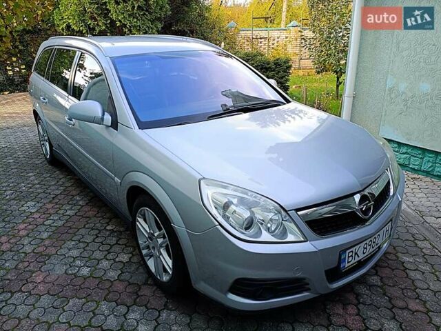 Серый Опель Вектра, объемом двигателя 1.8 л и пробегом 238 тыс. км за 5400 $, фото 1 на Automoto.ua