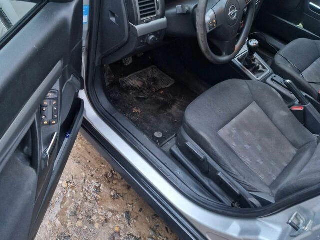 Серый Опель Вектра, объемом двигателя 1.9 л и пробегом 298 тыс. км за 3300 $, фото 6 на Automoto.ua