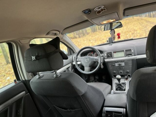 Серый Опель Вектра, объемом двигателя 1.9 л и пробегом 425 тыс. км за 3200 $, фото 9 на Automoto.ua